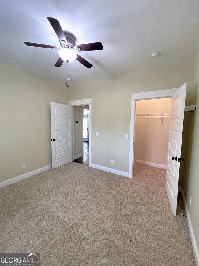 Building Photo - 102 Settlers Hammock Way