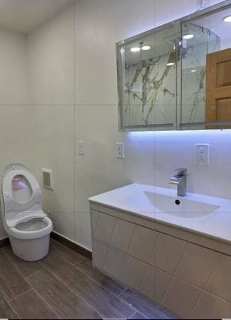 Building Photo - 3153 India St