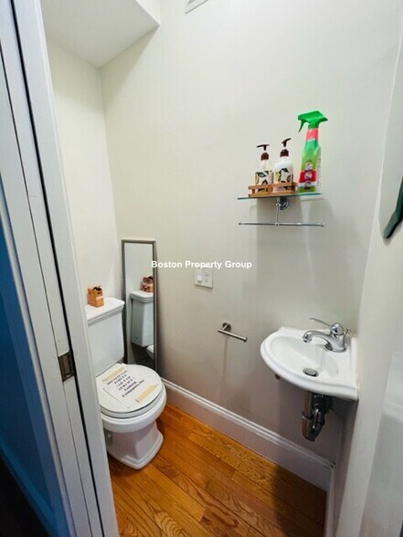 Building Photo - 32 E Springfield St