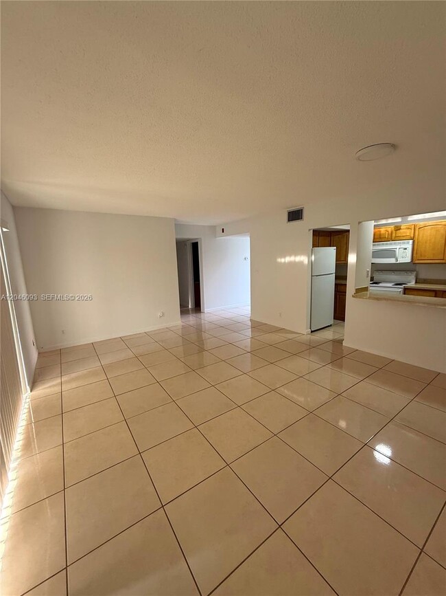 Building Photo - 455 S Pine Island Rd
