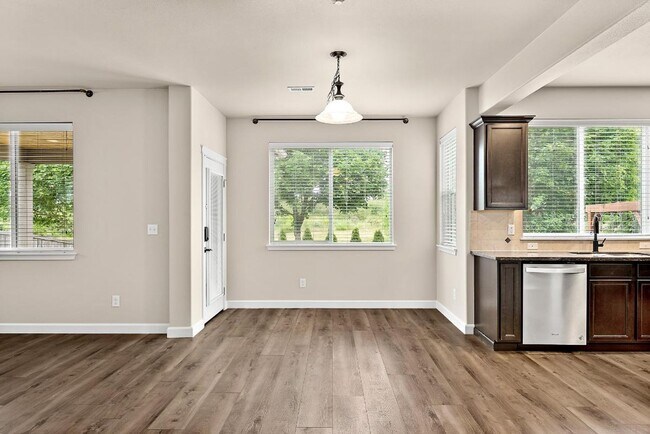 Building Photo - 15592 Chad Dr SE