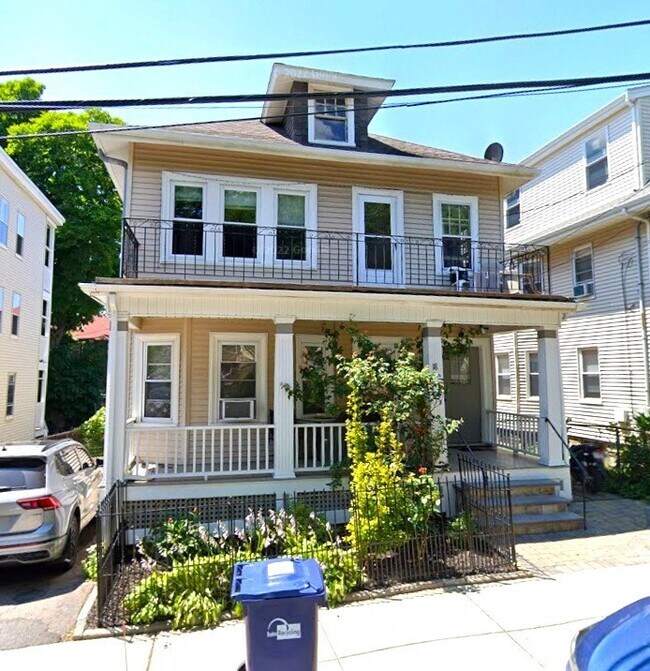 Building Photo - 18 Hunnewell Ave