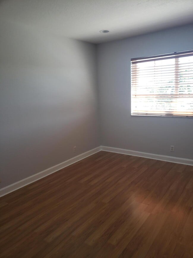 Building Photo - 222 Bayfront Dr