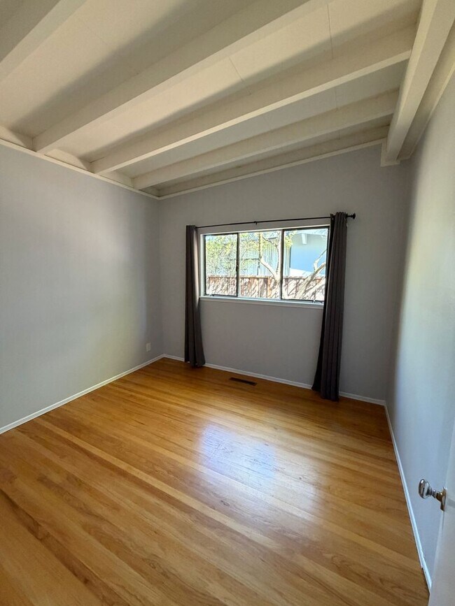 Building Photo - 3630 Lupine Ave