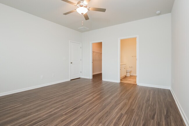 Building Photo - 109 Shire Dr