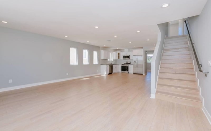Building Photo - 429 1/2 Heliotrope Dr