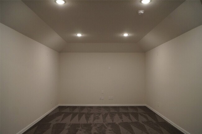 Building Photo - 2056 Meliana Dr