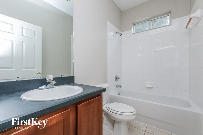 Building Photo - 527 Dunaway Dr