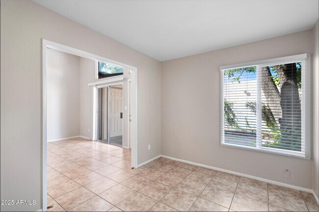 Building Photo - 555 N May