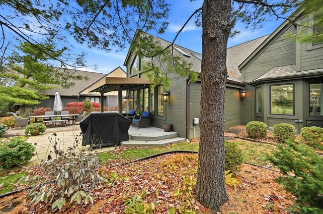 Building Photo - 8661 Craigston Ct