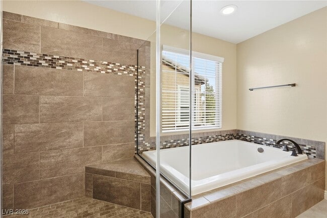 Building Photo - 2198 Trivero St