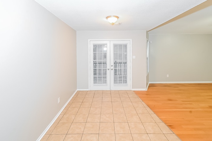 Building Photo - 108 Pin Oak Cove