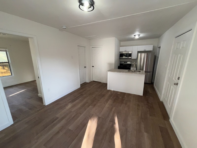 Building Photo - 610 SE 13th Terrace