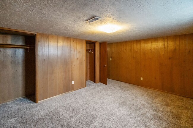 Building Photo - 1422 S Monroe St