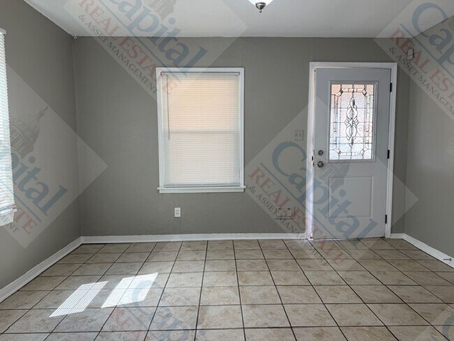 Building Photo - 4422 NE 16th Terrace