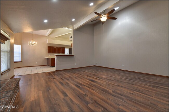 Building Photo - 6451 Loma De Cristo Dr