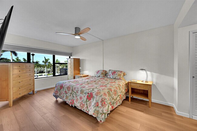 Building Photo - 3800 Galt Ocean Dr