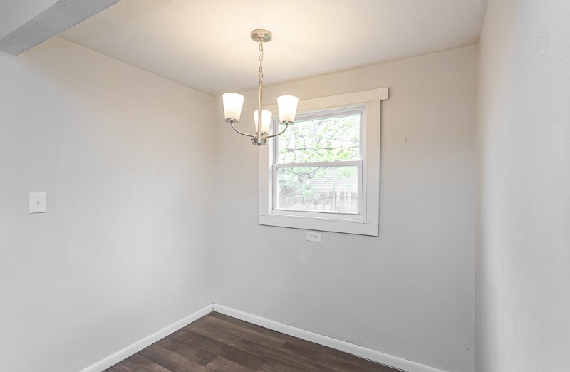 Building Photo - 4440 Fairview Dr