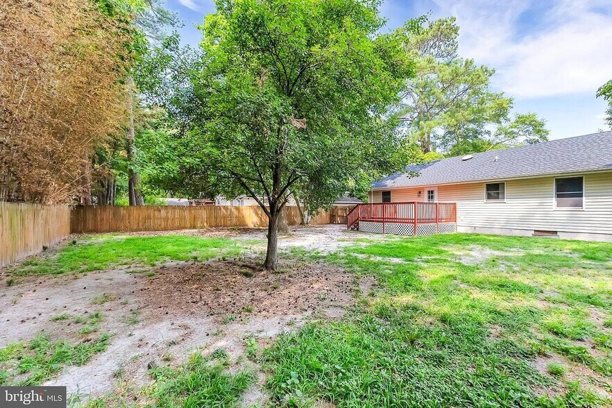 Building Photo - 107 Walden Dr