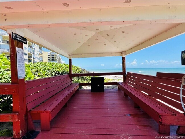 Building Photo - 7430 S Ocean Dr