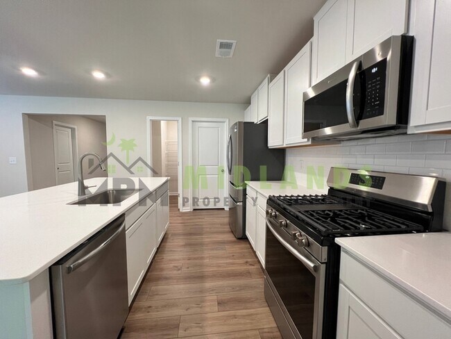 Building Photo - 142 Parkwood Ct