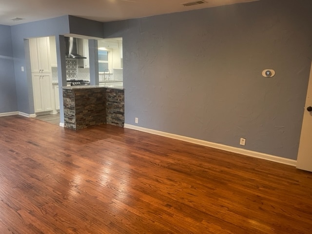 Building Photo - 10020 Losa Dr