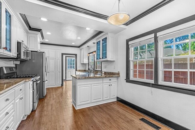 Building Photo - Beautiful Estate for Rent in Ashland