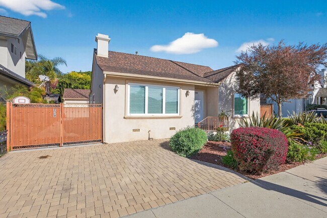 Building Photo - 2007 Poli St