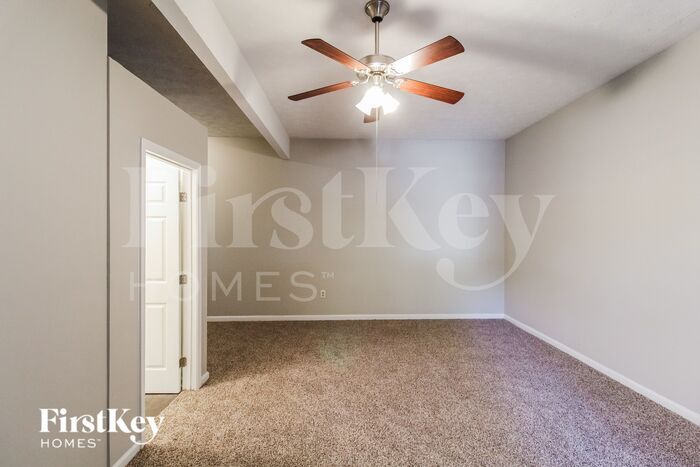 Building Photo - 35 Fair Ridge Ct