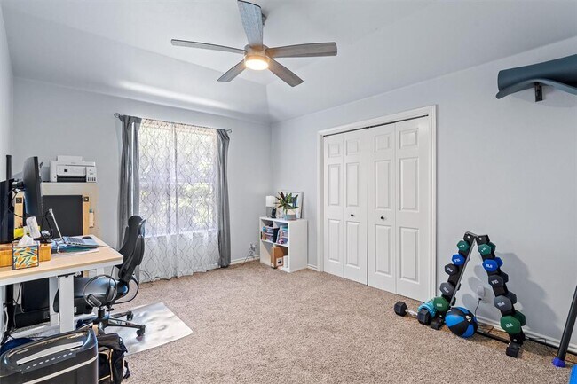 Building Photo - 15106 S Flamingo Dr