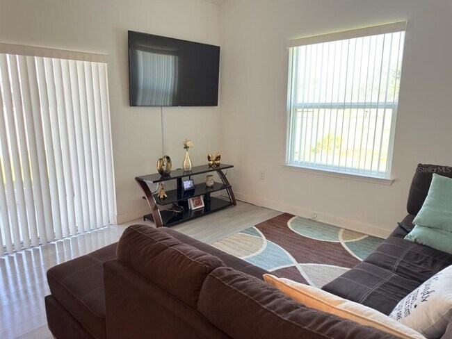 Building Photo - 1107 Doncaster Ct