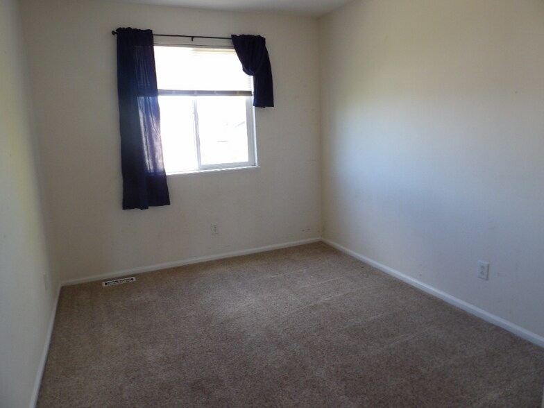 Building Photo - 4979 Butterfield Dr