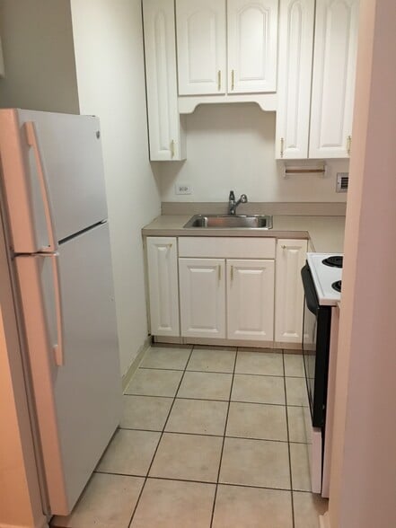 Building Photo - 87 Glenbrook Rd