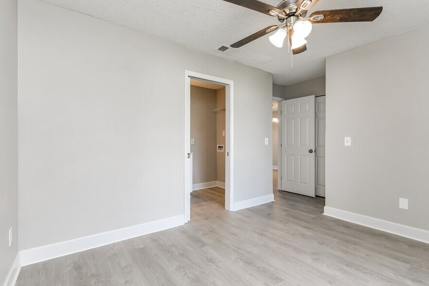 Building Photo - 16 Las Brisas Way