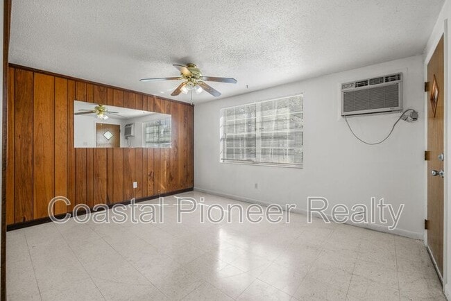 Building Photo - 9610 N 12th St