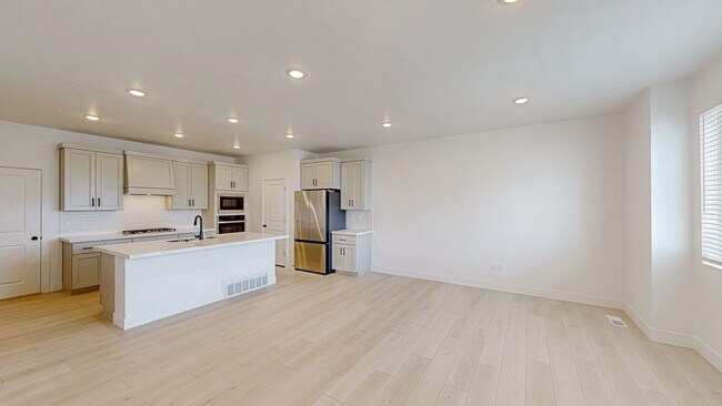 Building Photo - *No Security Deposit Required Upfront for 6 Months!  2024 Townhome. Move In Special!