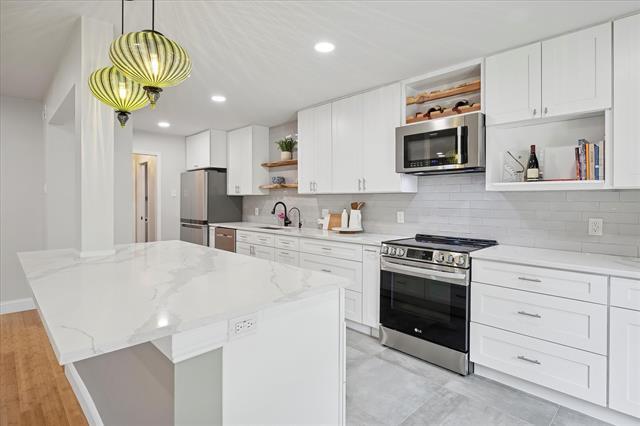 Building Photo - 6935 Helsem Way