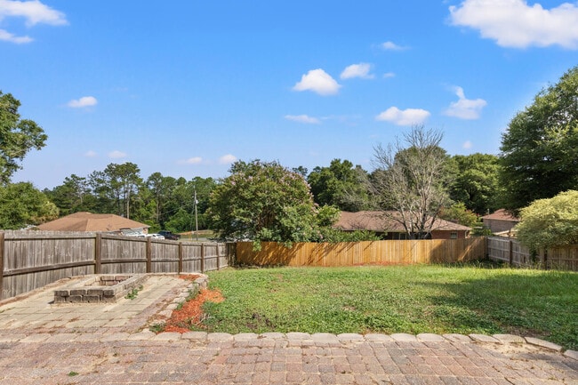 Building Photo - 380 Riverchase Blvd