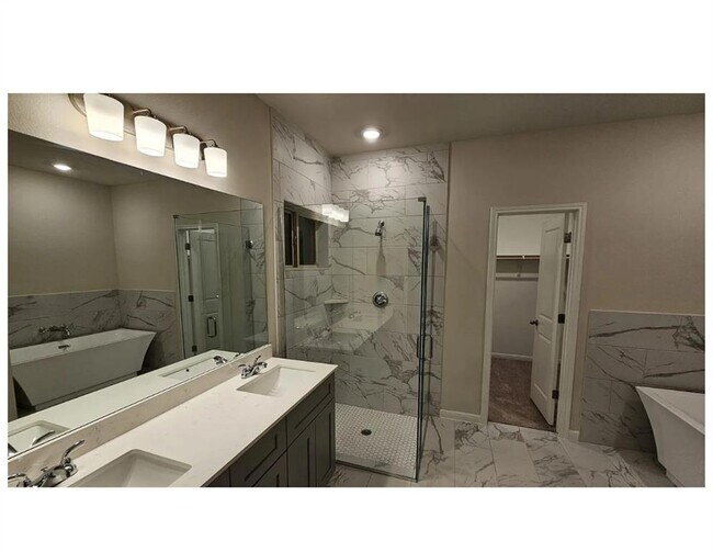 Building Photo - 212 Comet Pointe Dr