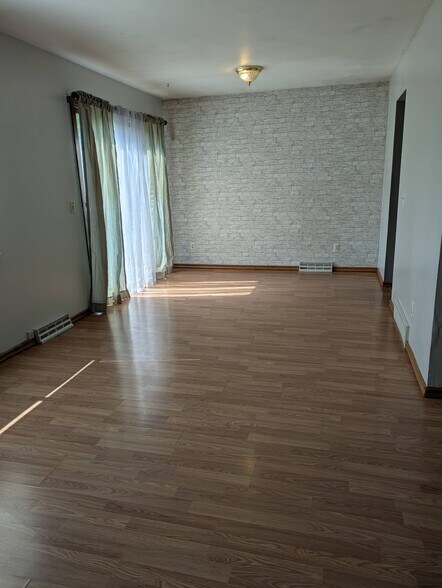 Building Photo - 1230 S Thompson Dr