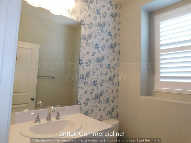 Building Photo - 1702 Brodea Ln