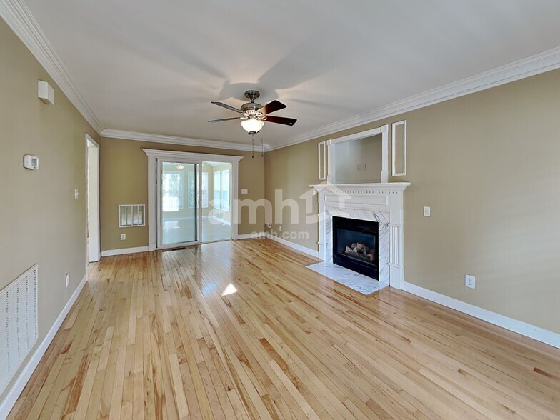 Building Photo - 215 Aqua Marine Ln