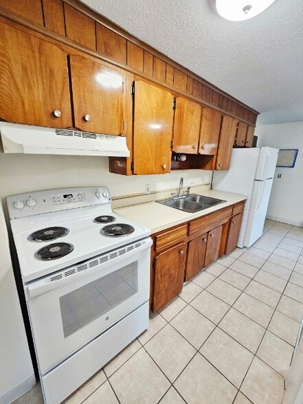 Building Photo - 17 Wysocki Dr