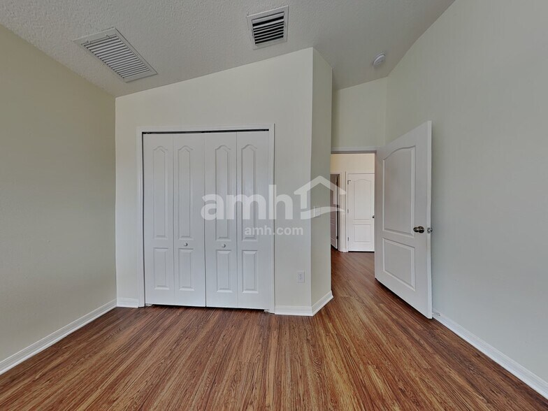 Building Photo - 9848 Edmonton Dr