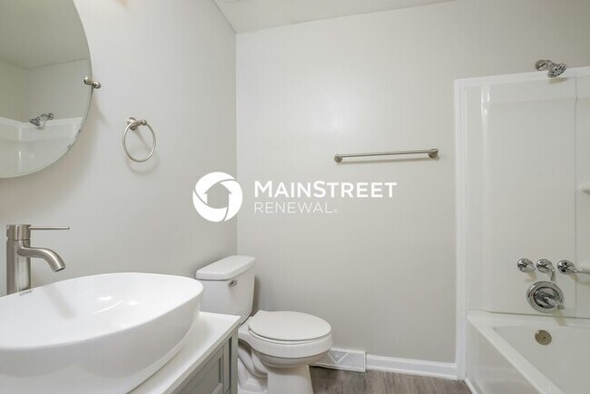 Building Photo - 3 Bedroom Pet-Friendly Home in GREENSBORO, NC with Main Street Renewal