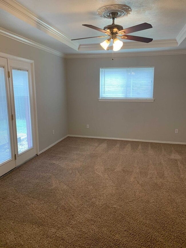 Building Photo - 2417 Stone Creek Dr