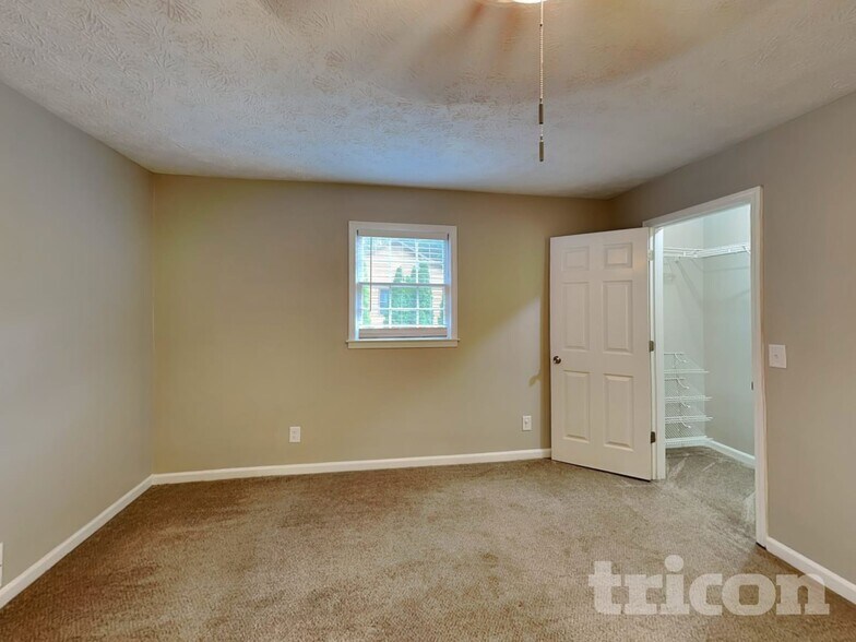 Building Photo - 145 Victoria Station