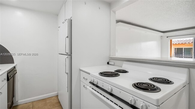 Building Photo - 7200 Fairway Dr