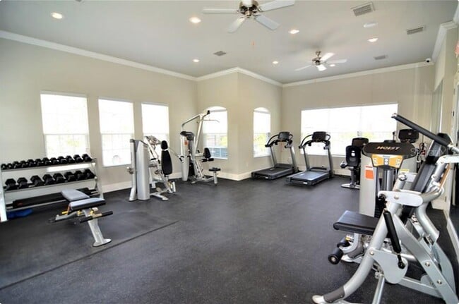 Building Photo - 9202 Portofino Wy