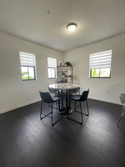 dining area - 15650 SW 136th St